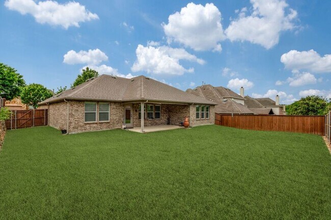 Building Photo - 612 Excalibur Dr