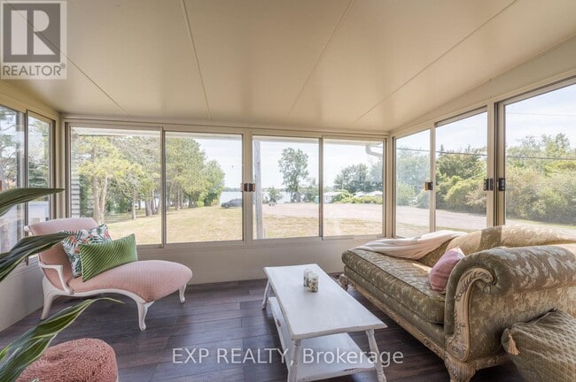 Photo du bâtiment - 150 Bayview Dr