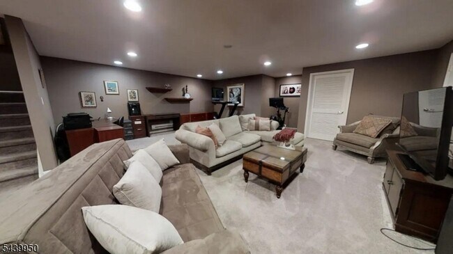 Foto del edificio - 711 Binghampton Ln