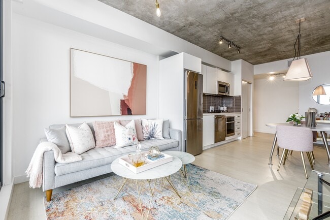 Building Photo - 1010-2601-1016 6 St SW