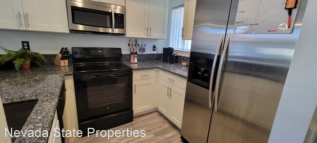 Foto del edificio - 2 br, 1 bath House - 2340 Canfield Dr Unit D