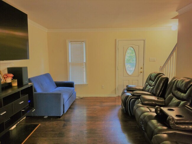 Foto del edificio - 3 Bedroom 2.5 bath Colonial off of Reams Road in Chesterfield County