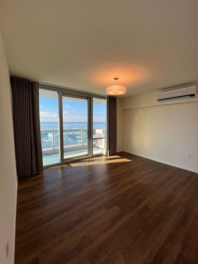 Foto del edificio - ** 2 BEDROOM 2 BATH** 2 covered PARKING, O...