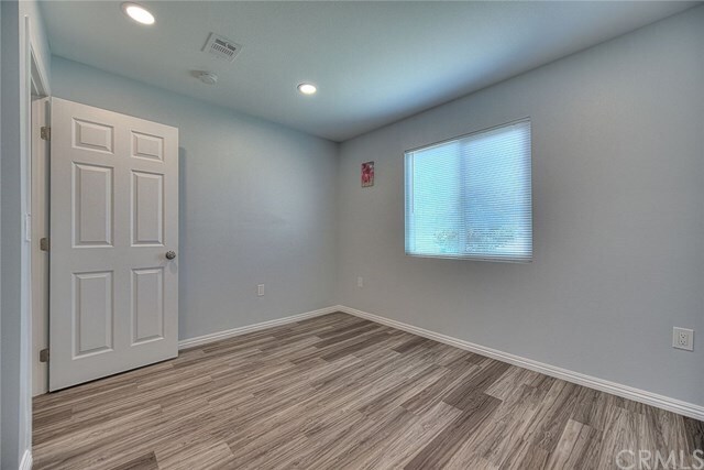 Foto del edificio - 6357 Pedley Rd