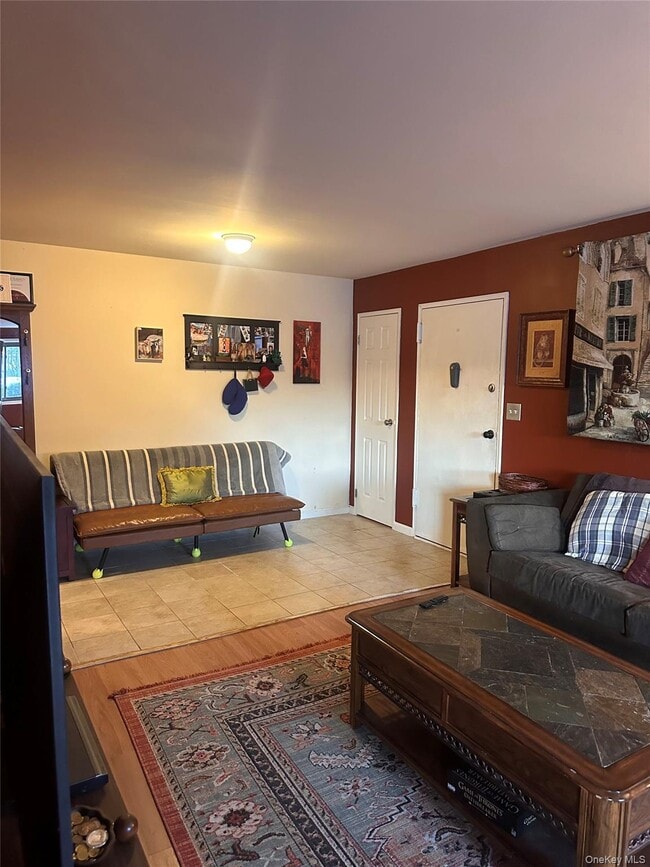 Building Photo - 10 Oakwood Terrace