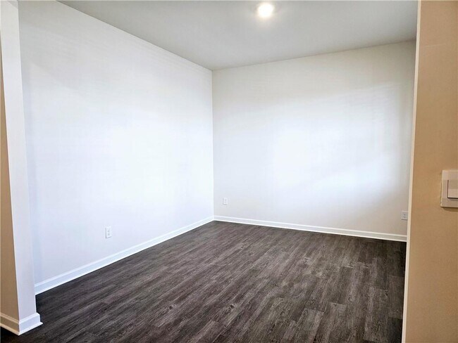 Foto del edificio - 306 Walnut Grv Wy