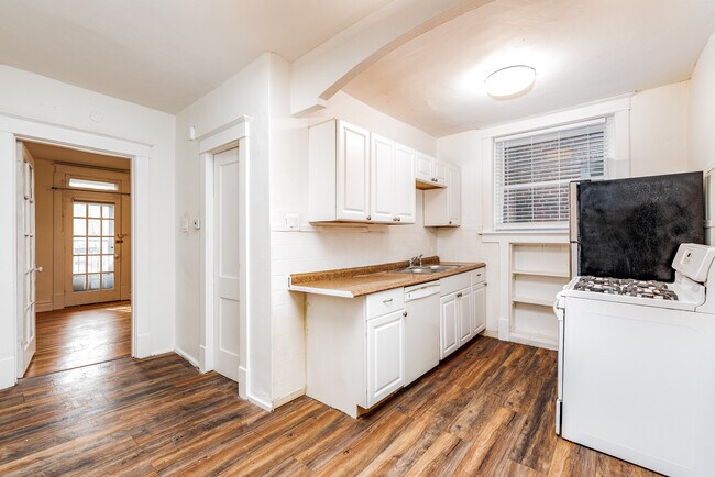 Galley Kitchen - 5044 Lindenwood Ave