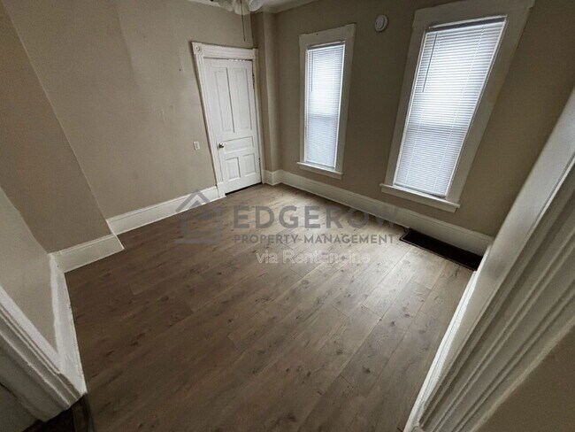 Foto del edificio - 635 Lafayette Ave NE