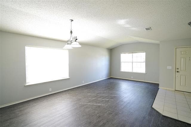 Building Photo - 2204 Eagle Mountain Dr
