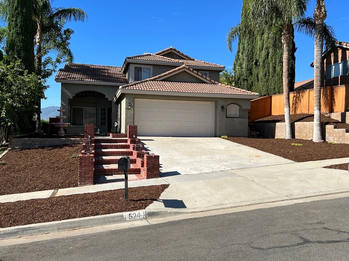 Primary Photo - Nice 2 Story Family Home