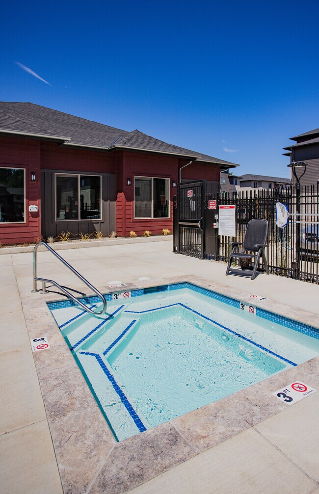 RiverStone Villas Apartments in Kelso, WA