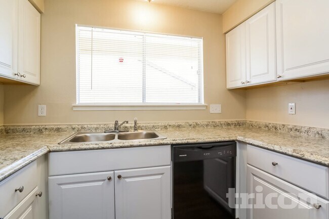 Foto del edificio - 13138 Crystal Cove Dr