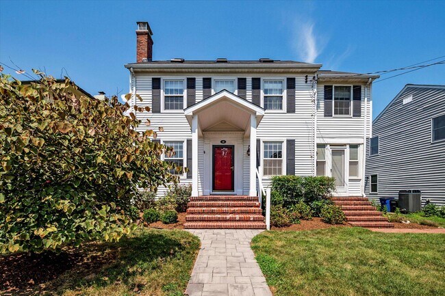 Foto del edificio - 118 Spa View Ave