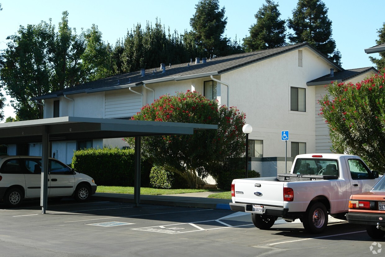 Building Photo - Dixon Manor Apartments