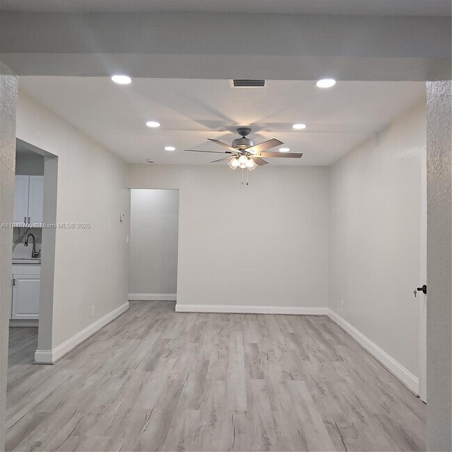 Foto del edificio - 442 SW 22nd Ave