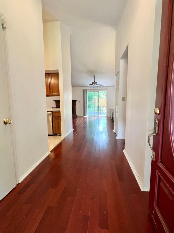 Building Photo - 1295 Taylor Oaks Dr