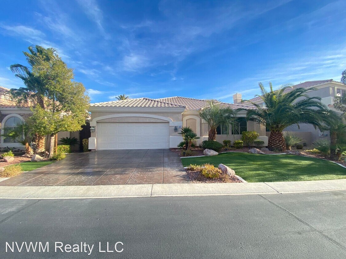 Primary Photo - 101 Sunshine Coast Ln