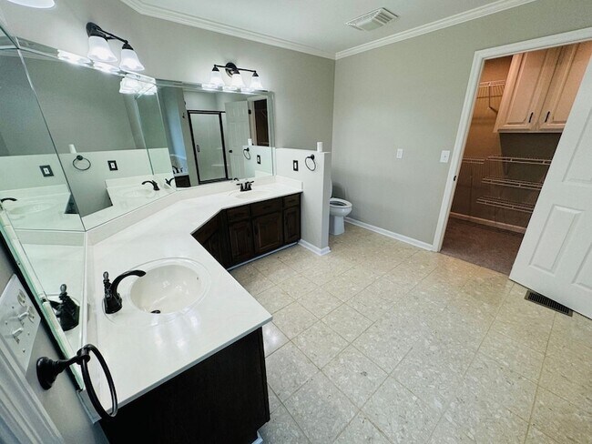 Foto del edificio - 449 Sanders Ln