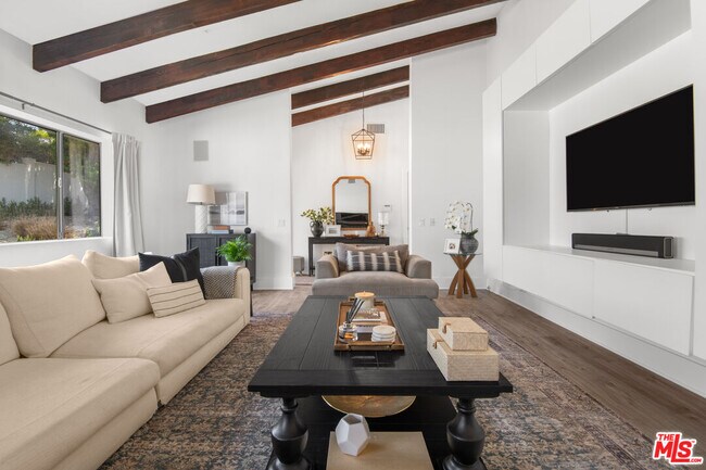 Foto del edificio - 29328 Heathercliff Rd