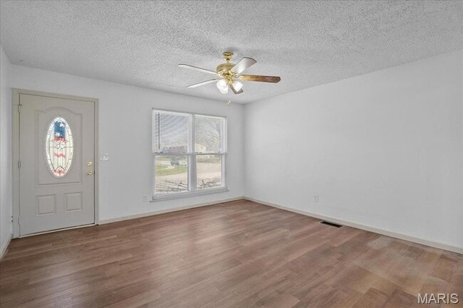 Building Photo - 807 Estate Dr
