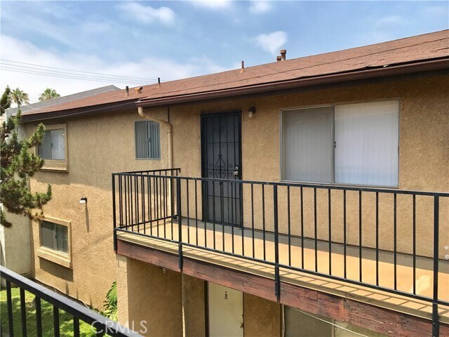 Building Photo - 907 N Dalton Ave