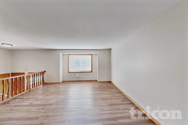 Foto del edificio - 7920 Grinnell Way