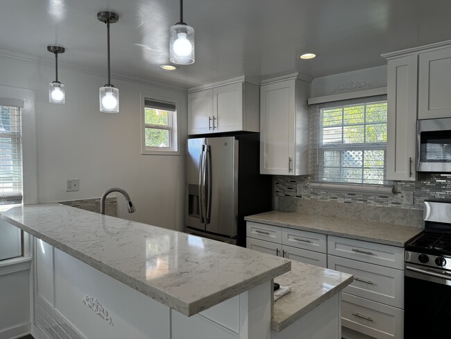 Frente de la cocina - 1517 E Woodbury Rd