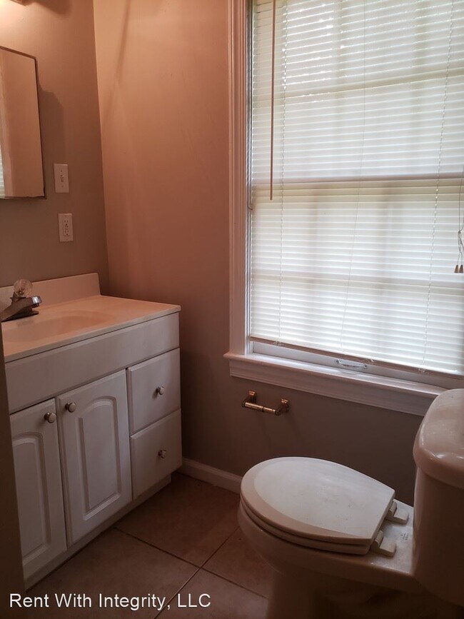 Building Photo - 3 br, 2 bath Apartment - 106 Dixie Drive