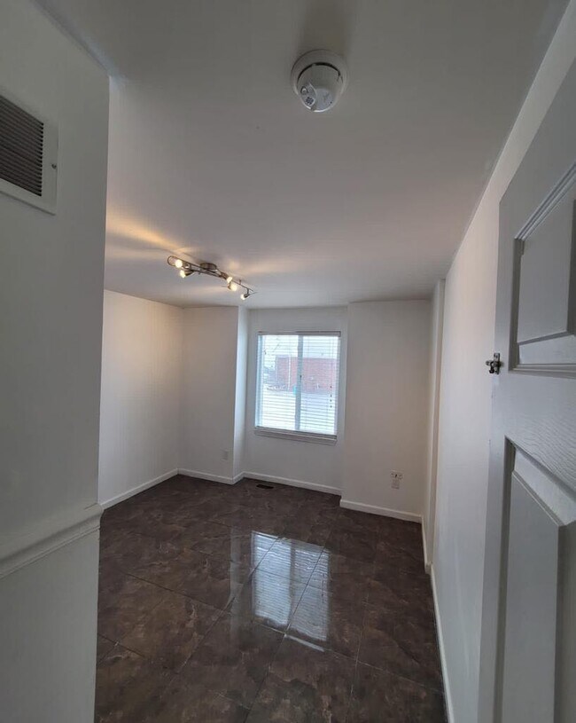 Building Photo - 3892 Lesia Dr