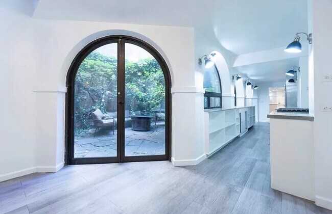 Foto del edificio - Historic Townhouse Rental Prime Midtown We...