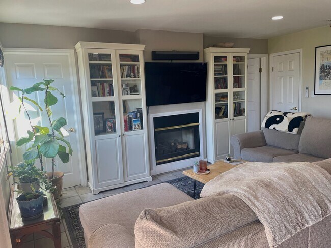 Living area - 2408 Hidalgo Ave
