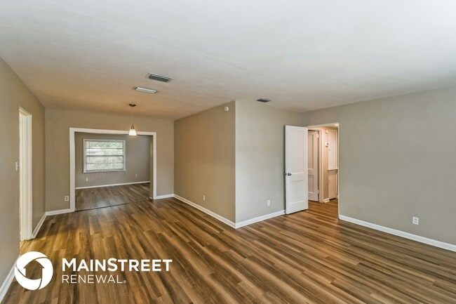 Building Photo - 5514 Windermere Dr
