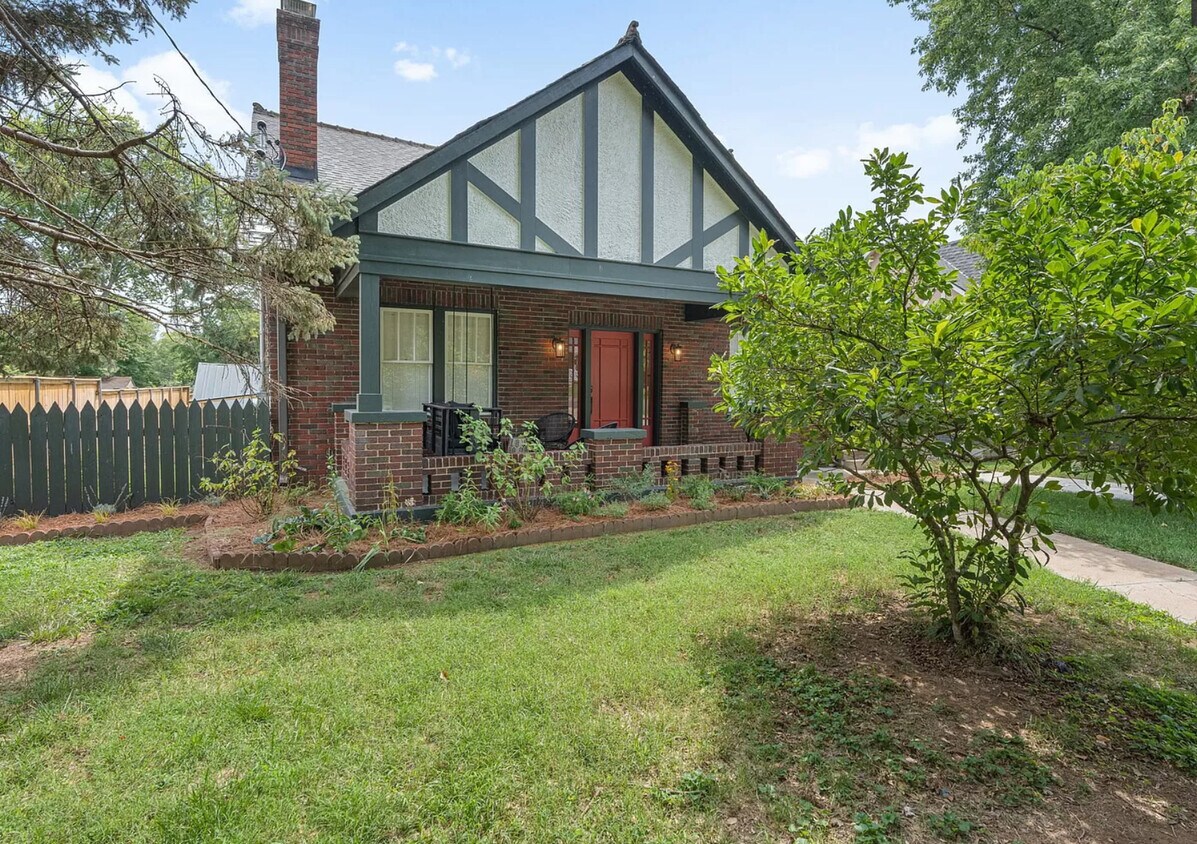 Foto principal - 1002 Fairwin Ave