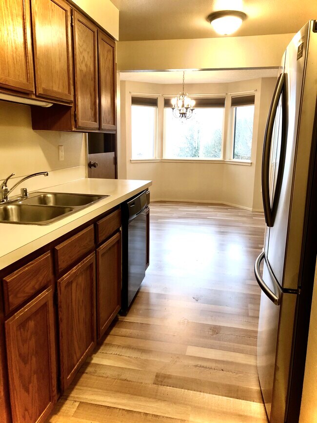 3560 Narrows View Ln NE Unit 104, Bremerton, WA 98310 Condo for Rent