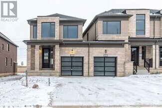 Building Photo - 886 Sobeski Ave