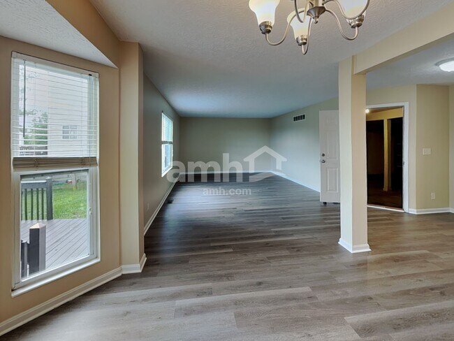 Building Photo - 563 Tupelo Dr