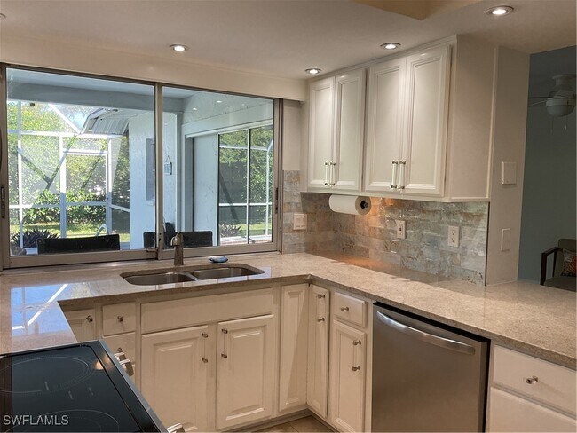 Foto del edificio - 4587 Flamingo Dr