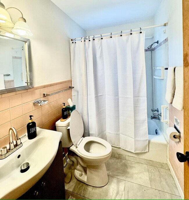 Foto del edificio - 1062 Glenhill Rd