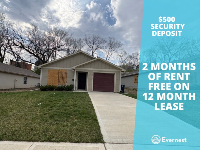 Foto principal - Charming 4-Bedroom Home with Spacious Livi...