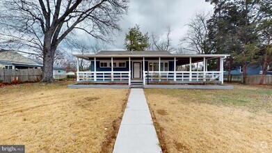 Building Photo - 6511 Enfield Dr