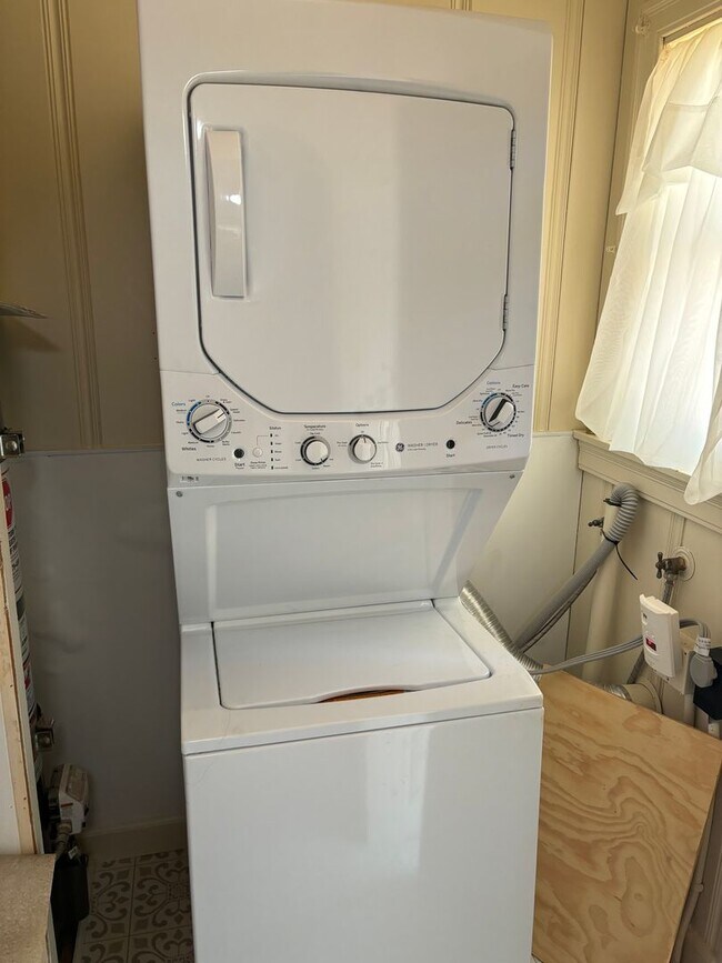 Foto del edificio - 1 B/R 1 B/A Charming House in Yuba City AVAILABLE NOW