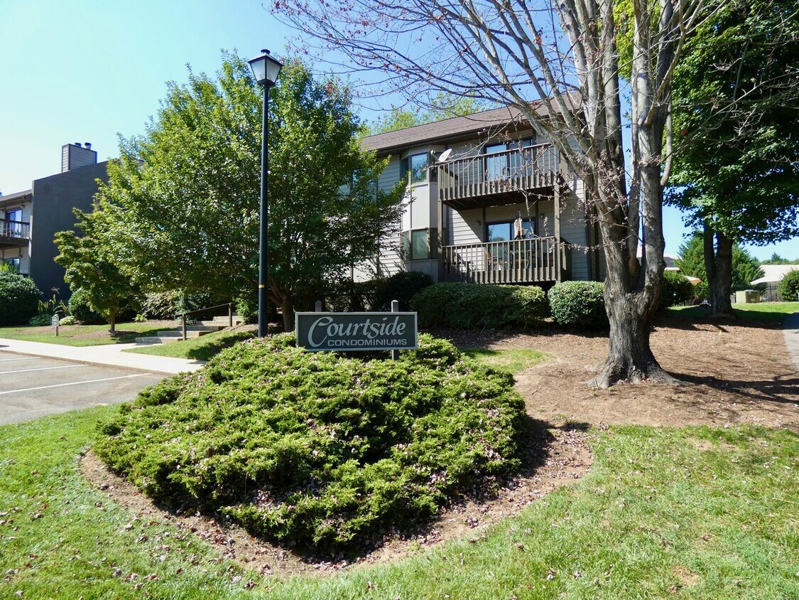 Foto principal - Courtside Condo with Racquet Club Membersh...