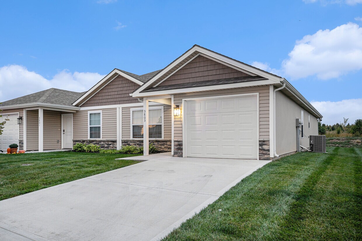 Foto principal - 3821 NW 93rd St