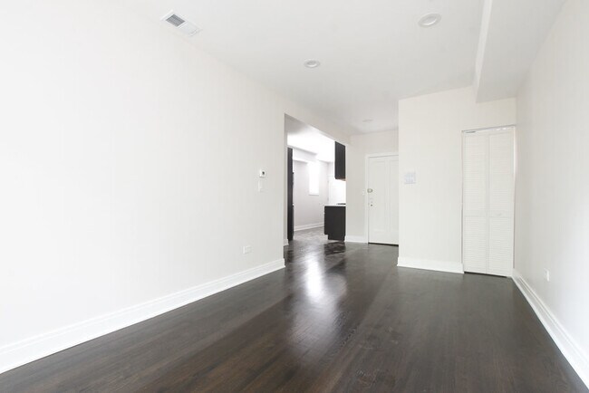 Foto del edificio - 4248 N Damen Ave