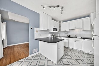 Building Photo - 2216 Victoria Crescent NW