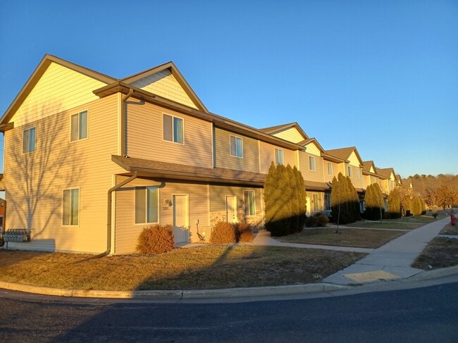 Side by side, no one living above you or below you - 2330 Peters Dr