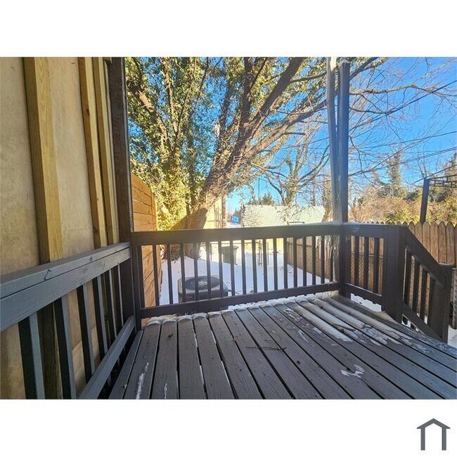 Foto del edificio - 3 Bedroom 2 Bathrooms