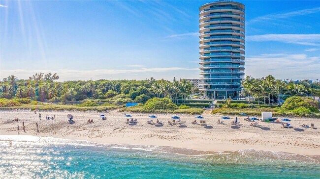 Foto del edificio - 8701 Collins Ave