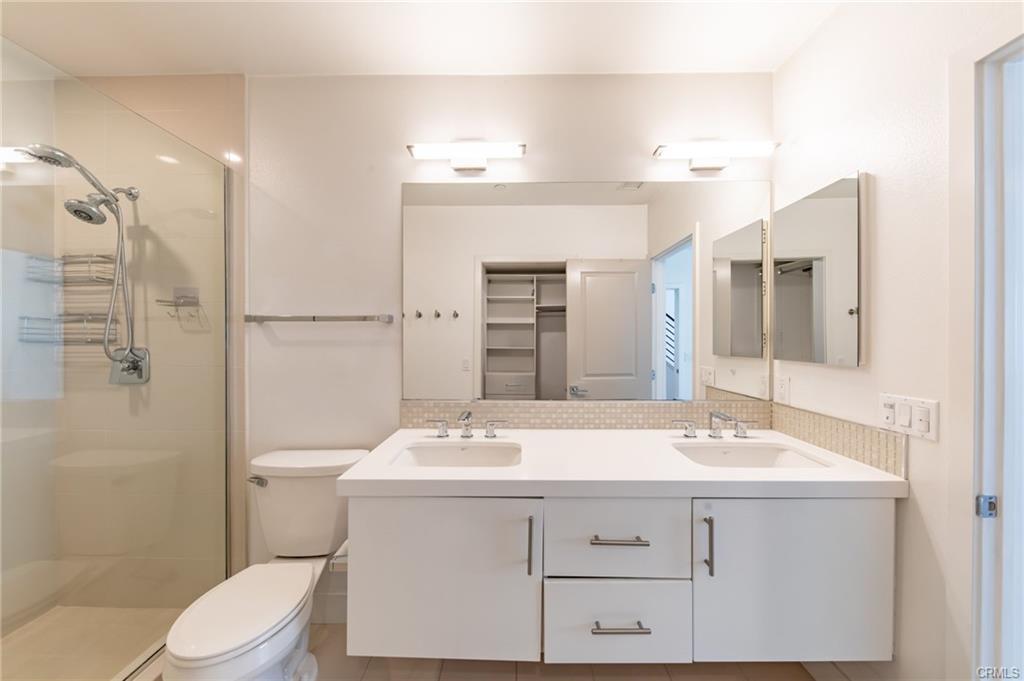 Foto principal - 10736 Bloomfield St