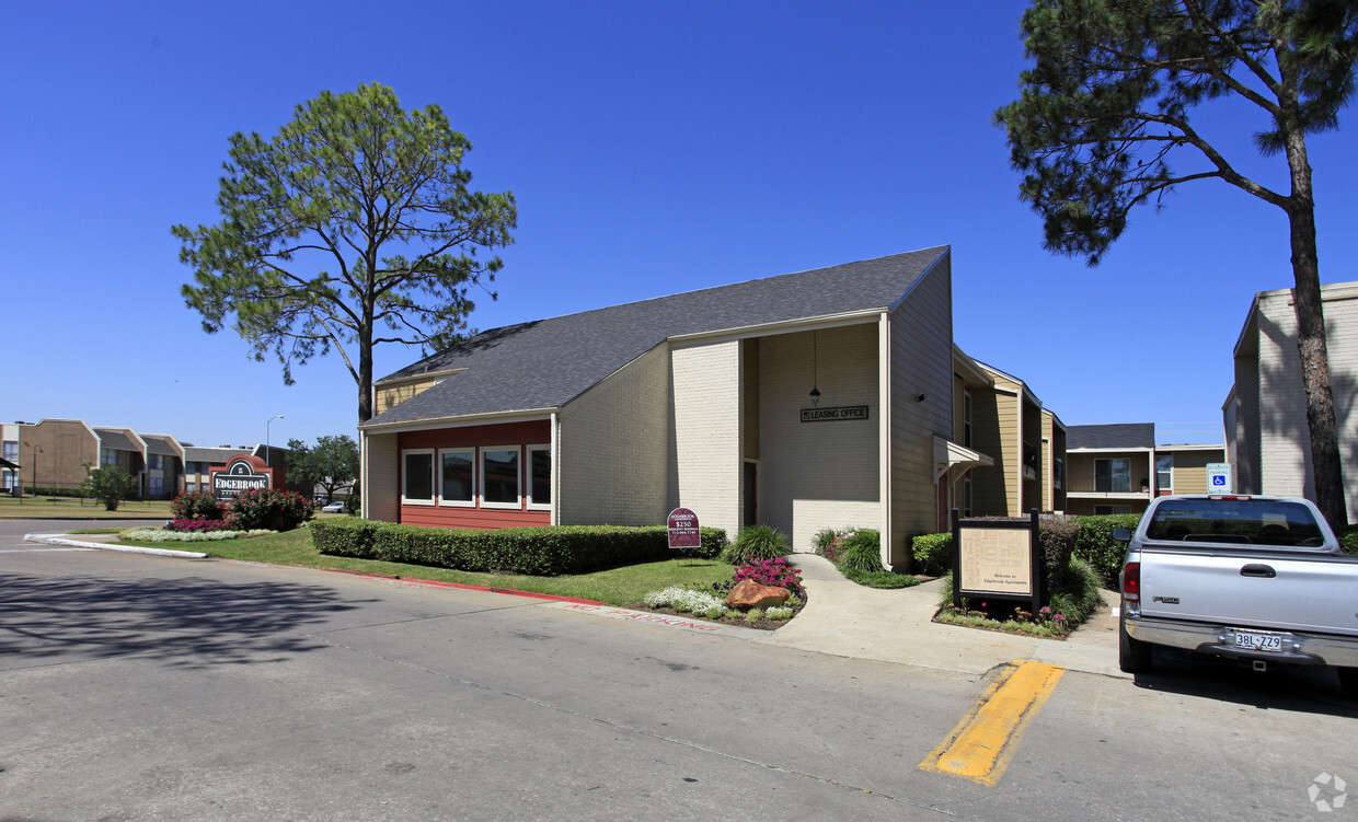 Apartments On Edgebrook